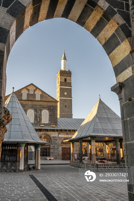 Diyarbakir Grand mosque at sunrise, Eastern Turkey