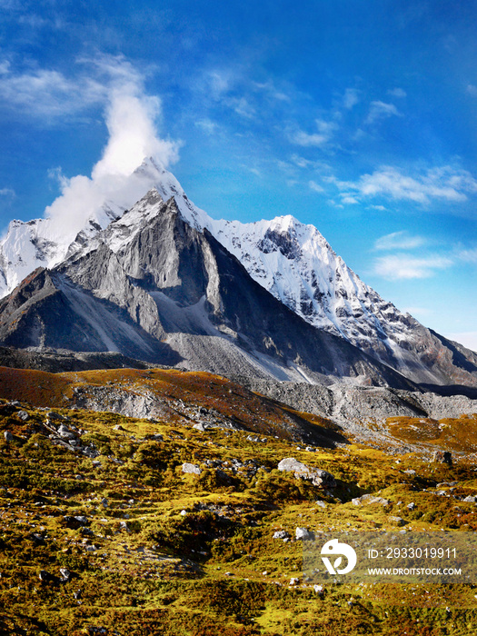 Himalayan mountains hiking trail high peaks autumn landscape Himalayas Nepal