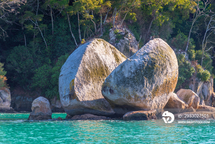 Split Apple Rock at  Abel Tasman national park in New Zealand