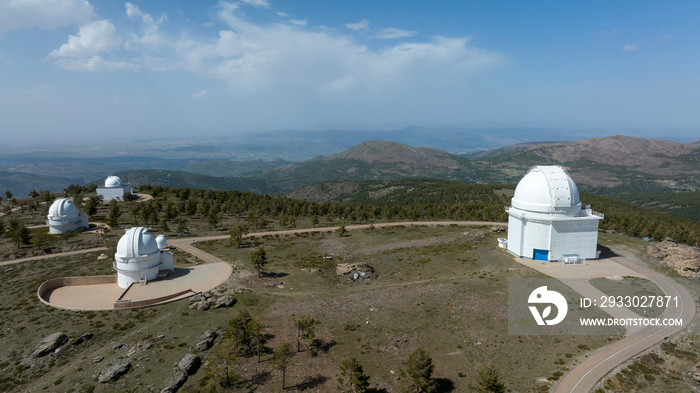 instalaciones del observatorio del Calar alto en la provincia de Almería, España