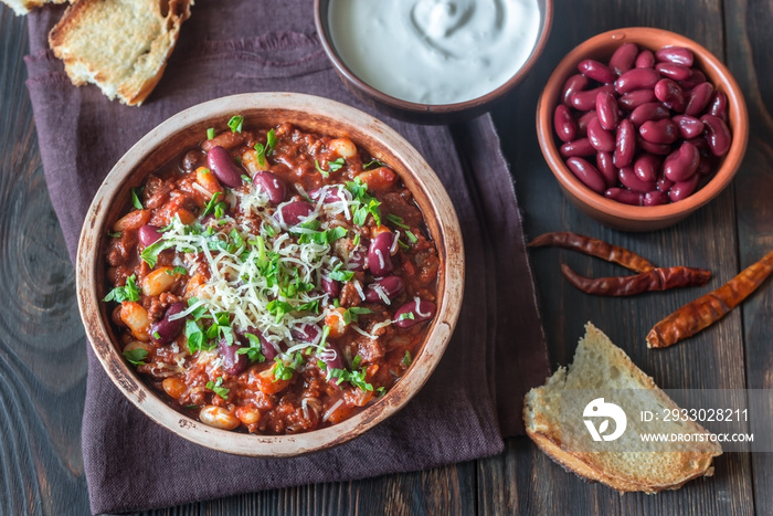 Bowl of chili con carne