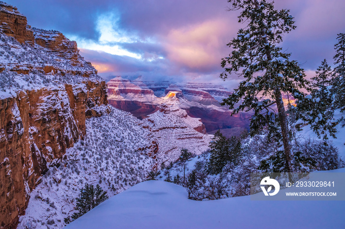 Beautiful Sunrise to Sunset Hike Through Grand Canyon National Park in Arizona