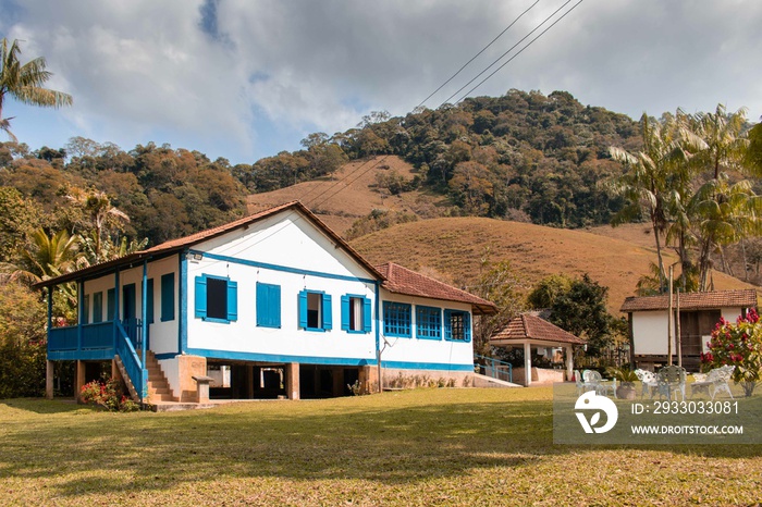 old house in the mountains colonial brasil