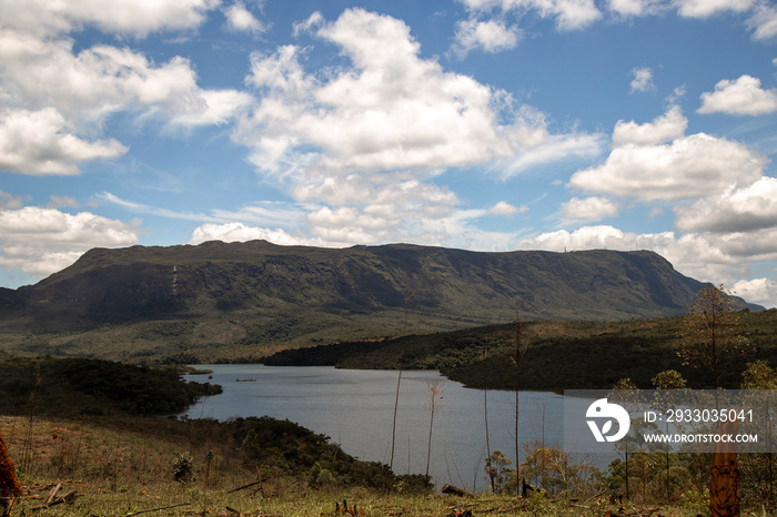 Barragem Soledade e Serra de Ouro Branco, Minas Gerais, Brasil