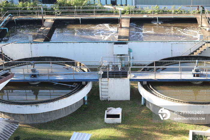 Wastewater treatment pond for recycle dirty sewage water