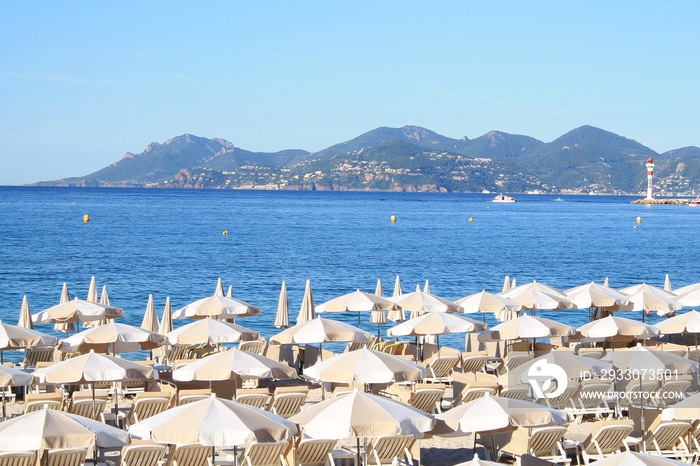 Magnifique plage de la Croisette à Cannes, Cote d’Azur, France