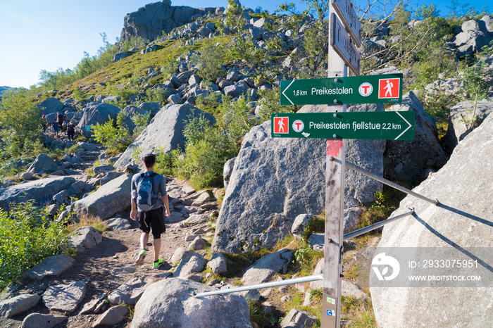 pulpit rock directional sign