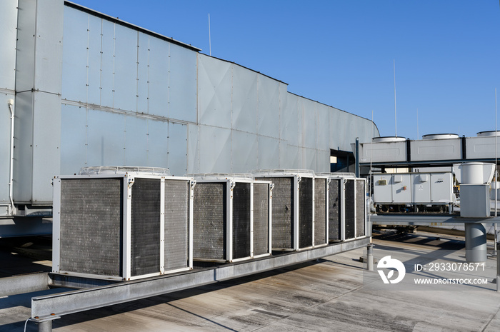 Units with cooling grille on the roof.