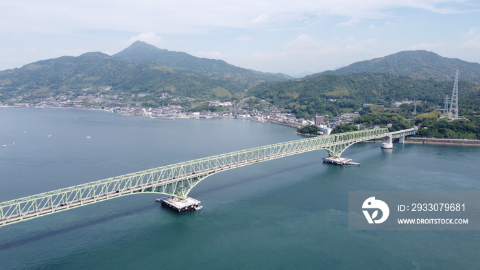 瀬戸内海と大島の町並みの自然！山口県観光　周防大島