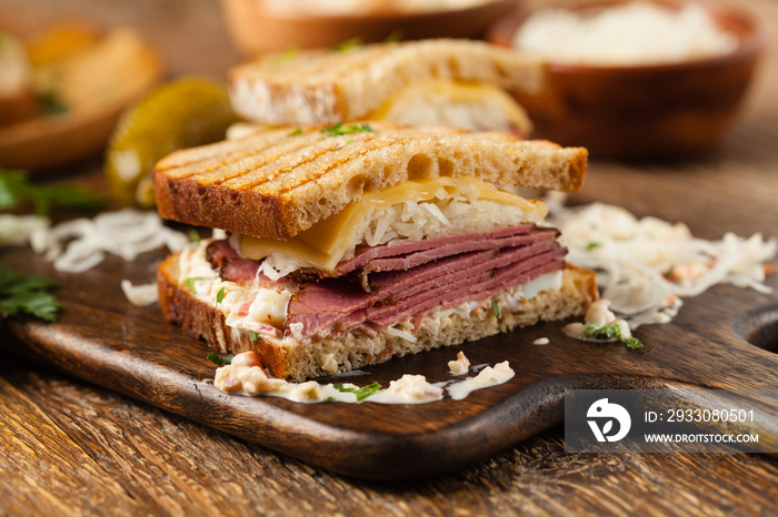 Ruben sandwich. New York sandwich with pastrami, sauce 1000 islands and sauerkraut.