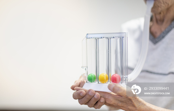 The Tri-ball incentive spirometry is medical equipment for elderly or patient with post operation.