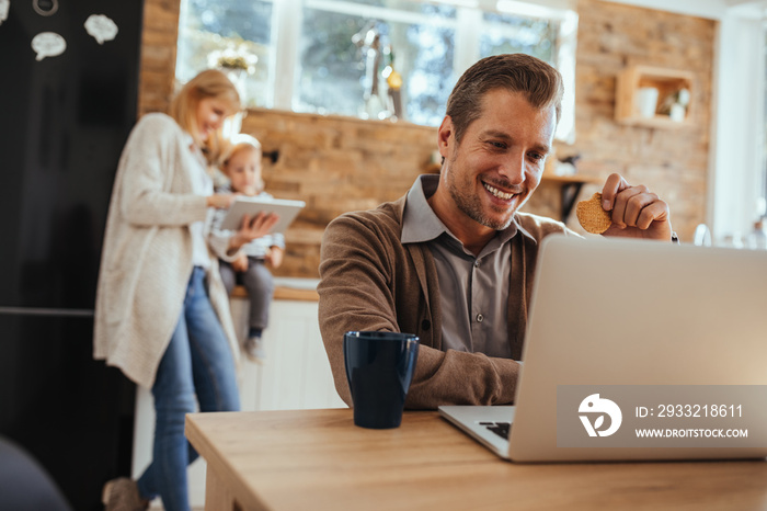 Working from home to be close to his family