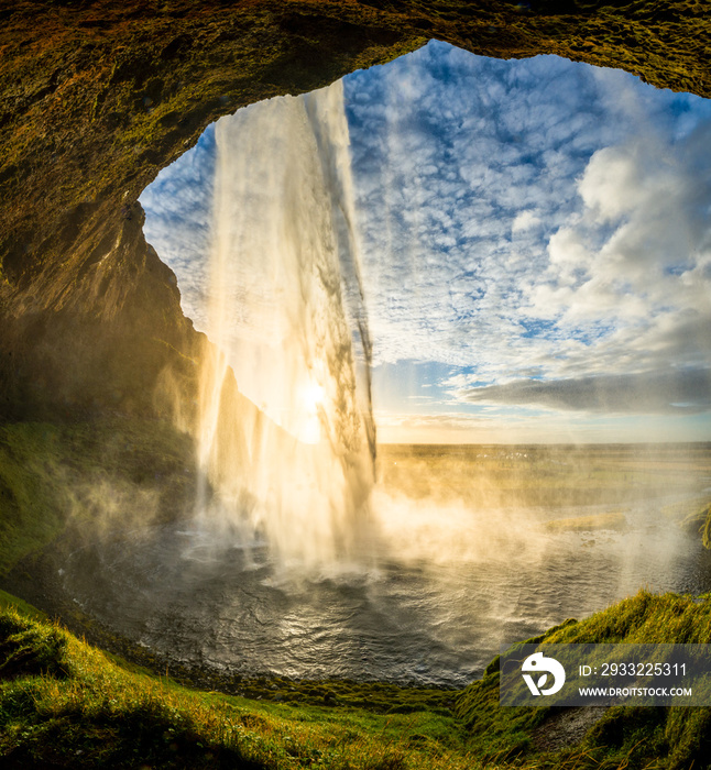 Seljalandsfoss Wasserfall an der Ringstrasse，岛屿