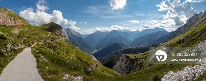 Mangartstraße in in den slowenischen Alpen; höchste Straße Sloweniens; Panorama