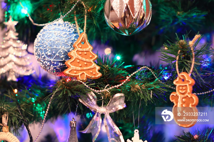 Boże Narodzenie. Choinka, bombki, pierniki, ozdoby świąteczne. Christmas. Christmas tree, baubles, g