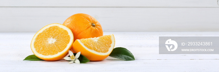 Frische Orangen Orange Frucht Früchte Banner Textfreiraum Holzbrett