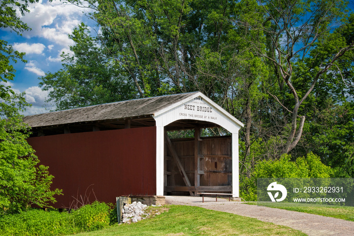 Neet Covered Bridge Cross Little Raccoon Creek，Parke County，Indiana（印第安纳州帕克县）