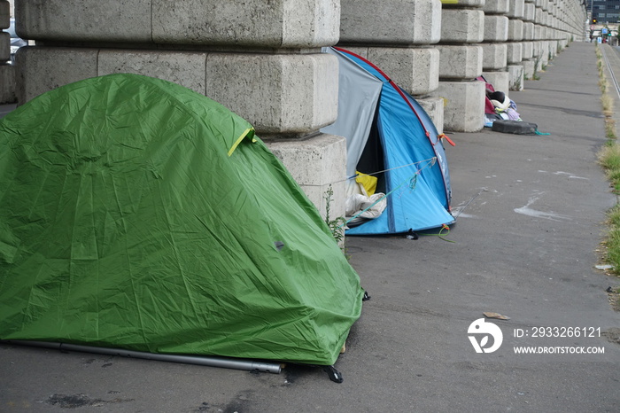 Sans abris dans des tentes à Paris