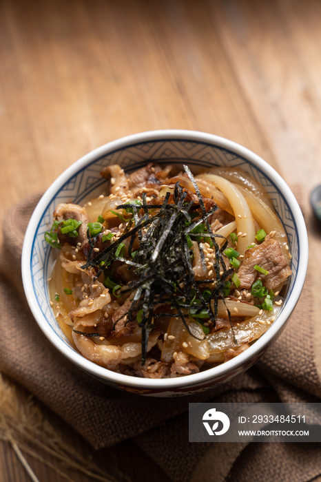 日式牛肉饭