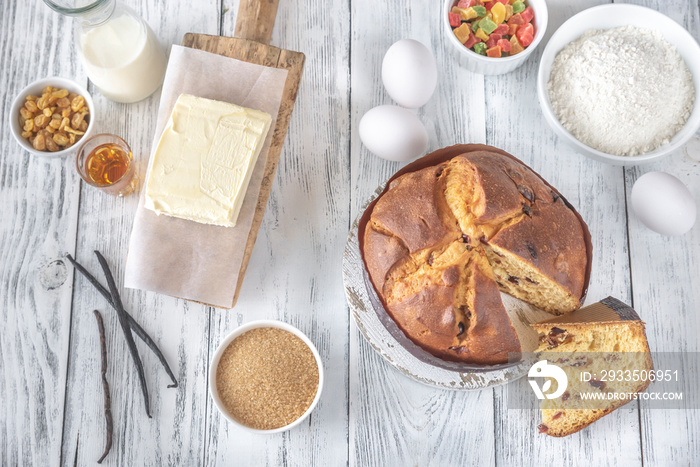 Panettone with ingredients