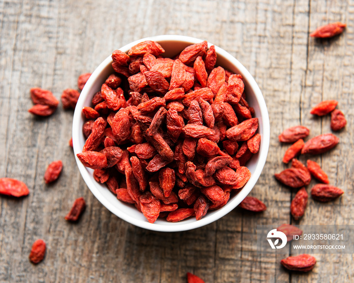 Dry red goji berries for a healthy diet.