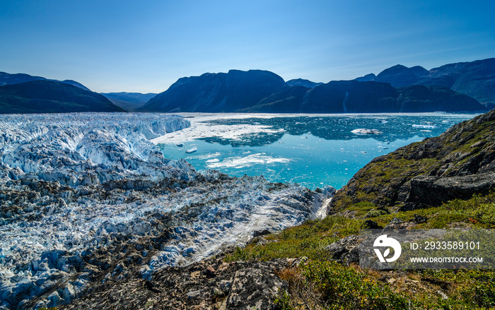 Glacier in a sunny day near Narsarsuaq