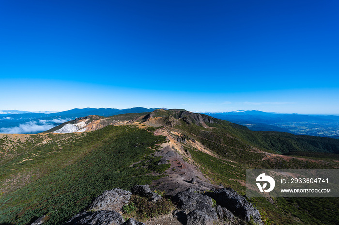 安達太良山の山頂からの景色