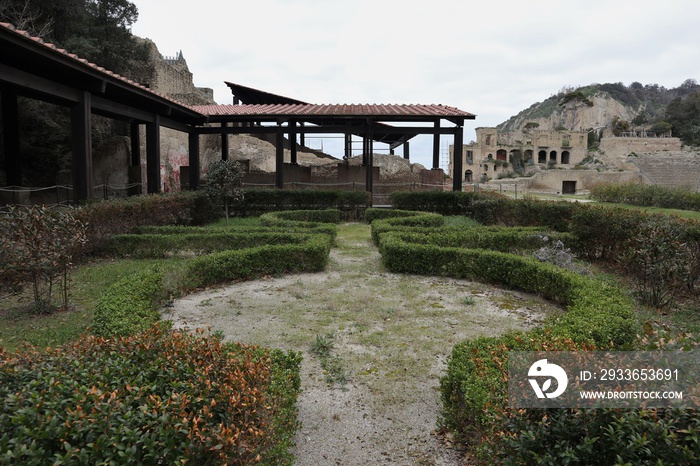 Napoli - Giardino nel Parco Archeologico di Pausilypon