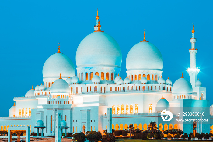 Famous Abu Dhabi Sheikh Zayed Mosque by night