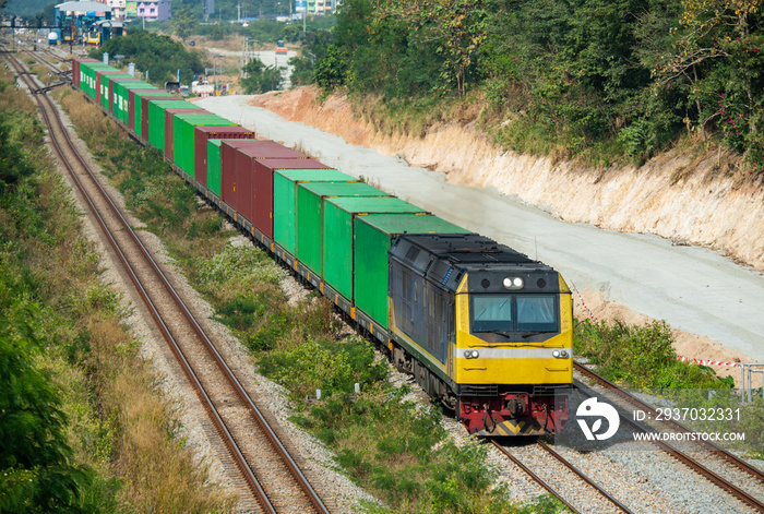 freight train container to port