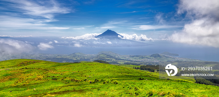 亚速尔群岛皮科岛与皮科山火山-法亚尔岛景色