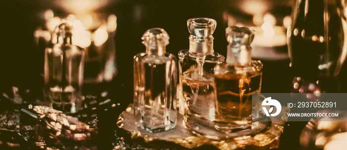 香水瓶和夜间复古香水、芳香香水、芳香化妆品和淡香水