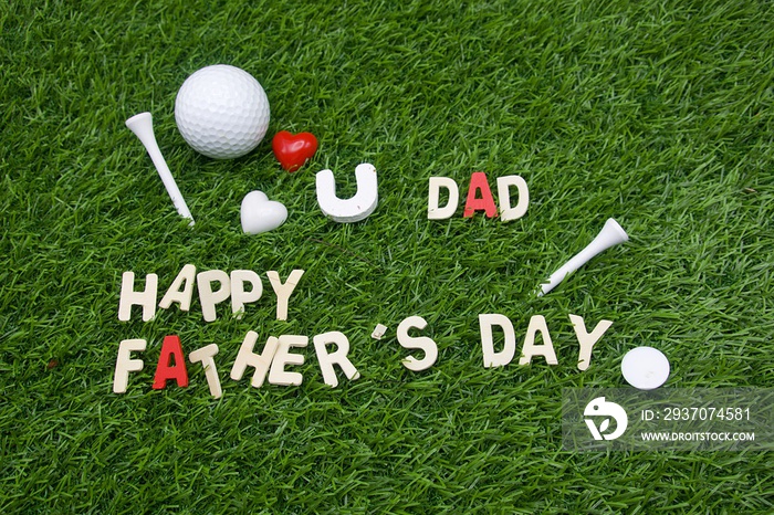 祝高尔夫球手父亲节快乐，高尔夫球在绿草上