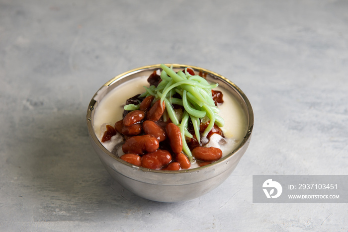 Cendol，马来西亚传统甜点，石板背景