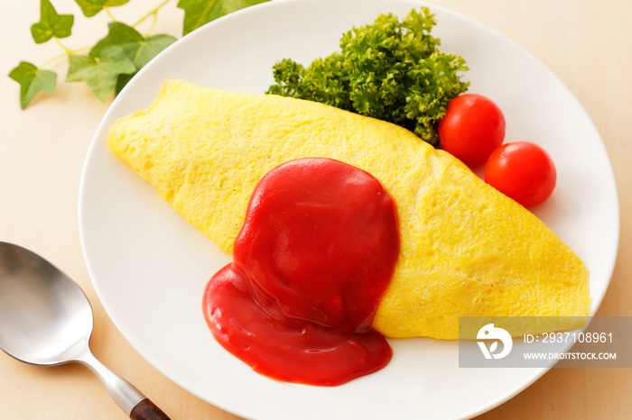 オムライス　Omurice. Japanese omelette with rice