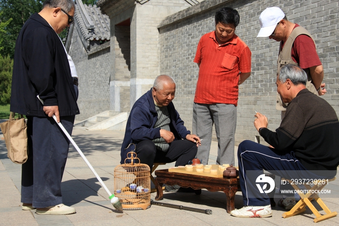 东方老人生活