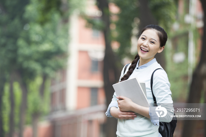 校园里的大学生