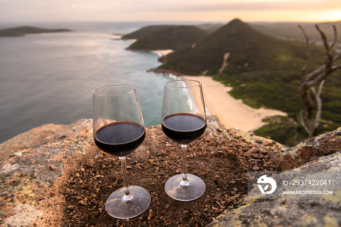 日落时的红酒，澳大利亚斯蒂芬斯港