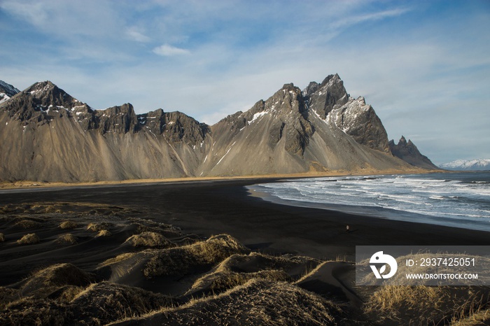 Stokksnes黑沙滩与Hofn South Iceland Eur附近Vestrahorn山的全景