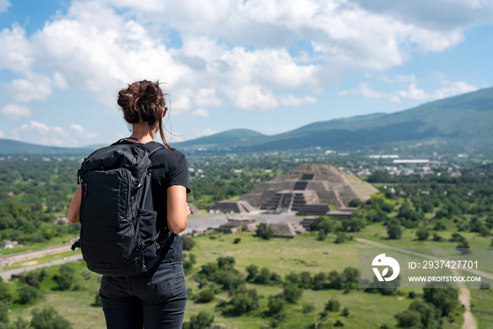 Tourist gazing the views of Tehotihuacan