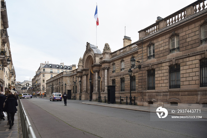 Paris, France : lentrée du palais de lElysée, résidence des Présidents de la République.