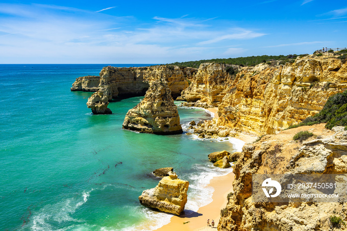 Praia da Marinha（Marinha海滩）全景，被认为是阿尔加维最美丽的海滩