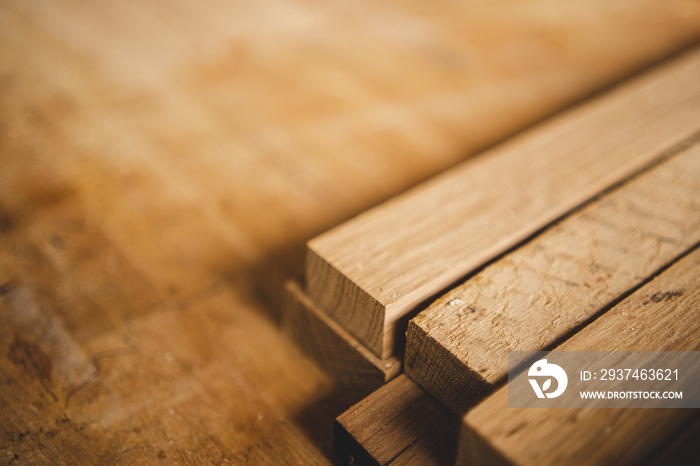 木质材料工业背景，木工机械设备用于木质建筑工厂，wo