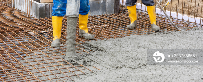 Betonieren einer Decke im Rohbau