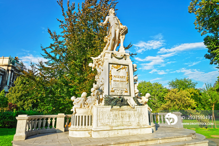 维也纳伯格加滕公园的莫扎特雕像