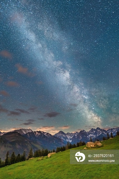 Droga Mleczna w Tatrach widziana z Rusinowej Polany w Czerwcu