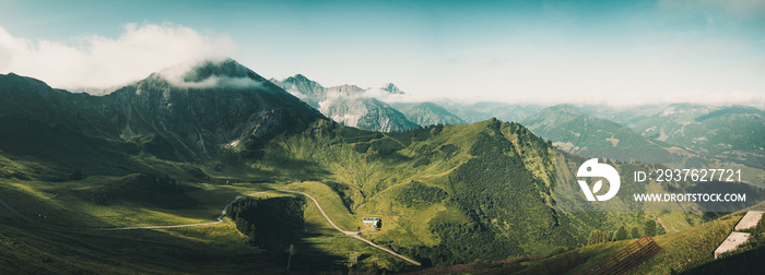 Panoramablick von der Kanzelwand Bergstation Richtung Oberstdorfer Hammerspitze, Kleinwalsertal, Öst