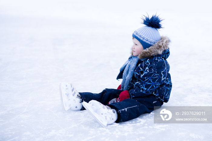 funny moment - cute little boy fell on the ice skating rink