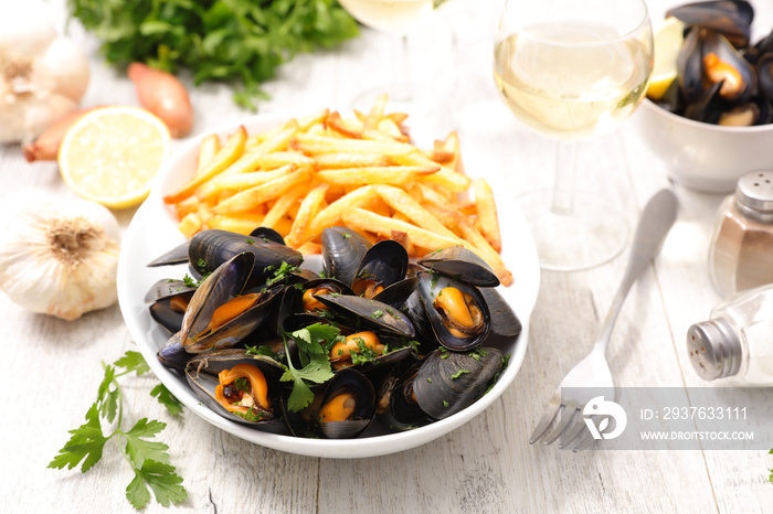 mussel and french fries