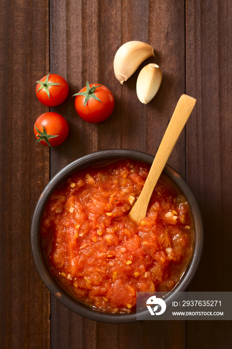 Homemade traditional Italian marinara or pomodoro tomato sauce made of fresh tomato, garlic, dried o